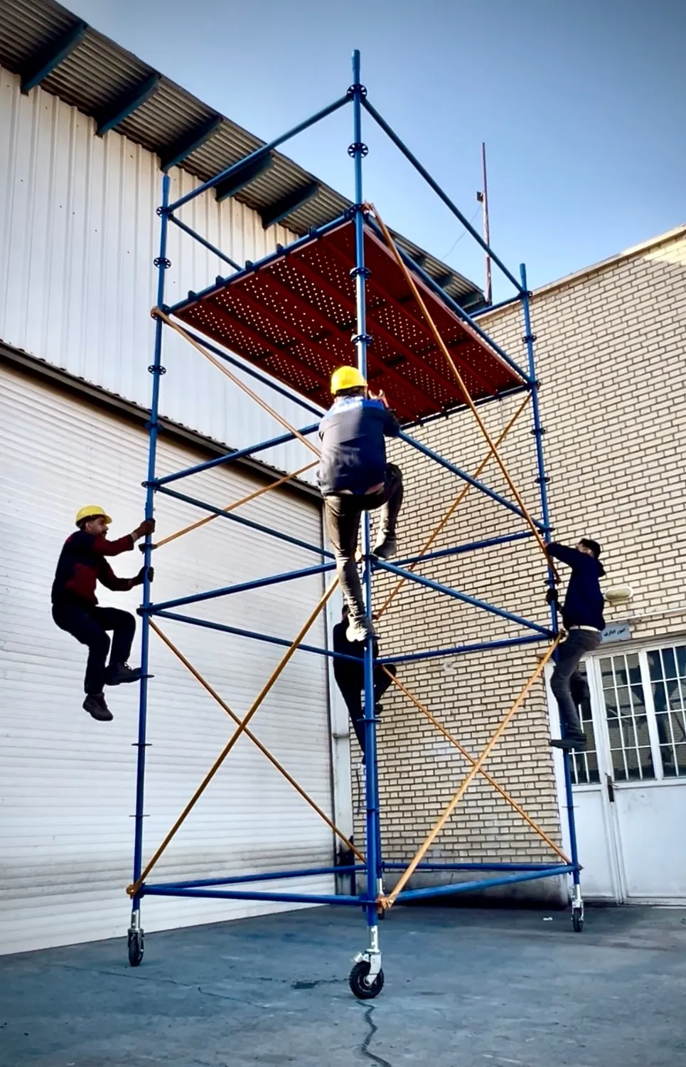 چهارپایه متحرک صنعتی شماره سه